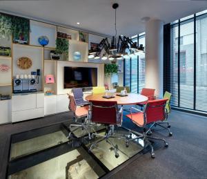 TV a/nebo společenská místnost v ubytování citizenM Dublin St Patrick's