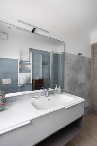 Phòng tắm tại Villa Federica +54 ảnh