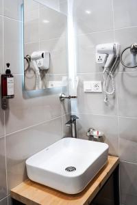 Phòng tắm tại Hotel Mountime Kazbegi