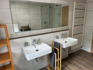 Koupelna v ubytování Ferienwohnung Hafenblick + 22 fotografií