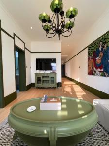 Μια τηλεόραση ή/και κέντρο ψυχαγωγίας στο Homestay&apartment