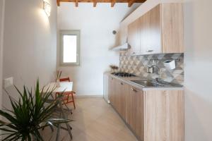 A kitchen or kitchenette at Masseria Capece bed & breakfast