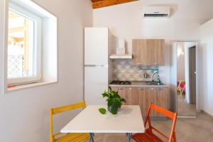 A kitchen or kitchenette at Masseria Capece bed & breakfast