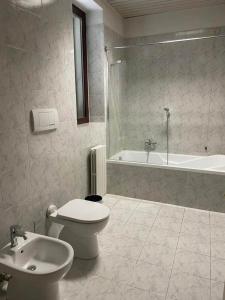 A bathroom at Hotel Clementi