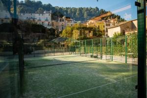 Tennis ja/või seinatennis majutusasutuses Hotel Robert või selle läheduses