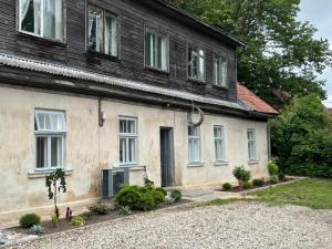 Το κτήριο όπου στεγάζεται  το διαμέρισμα