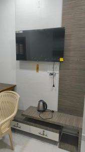 TV a/nebo společenská místnost v ubytování Temple View Home Stay
