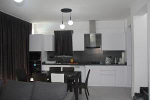 Η κουζίνα ή μικρή κουζίνα στο Villa Sarisli 3