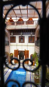 Bazén v ubytování Riad Touhfa Kasbah Marrakech nebo v jeho okolí