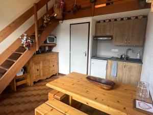 Kuchyň nebo kuchyňský kout v ubytování Châtel: T2 cosy 4 pers avec balcon - FR-1-198-268 + 16 fotografií