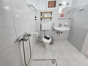 Koupelna v ubytování Pavlis Studios Kampos