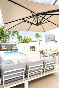 Πισίνα στο ή κοντά στο 3 Bed 2 Bath A8 Family House w Private Pool Dorado del Mar