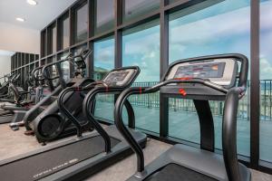 Fitness centrum a/nebo fitness zařízení v ubytování Phoenix Gulf Shores II 2002 condo