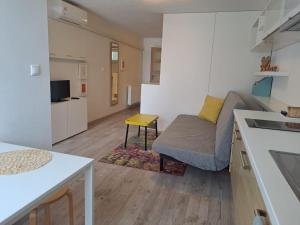 Η κουζίνα ή μικρή κουζίνα στο JANA apartments