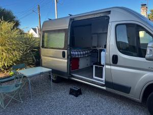 Φωτογραφία από το άλμπουμ του Chambre aménagée dans un fourgon σε Trignac