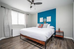 Кровать или кровати в номере ATL Downtown 2BR King Bed Free Parking LM1902