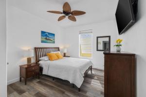 Postel nebo postele na pokoji v ubytování Coconuts RV Resort + 31 fotografií