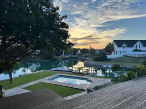 Πισίνα στο ή κοντά στο Sleepers Nest St Francis Bay