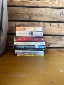 Perpustakaan di chalet