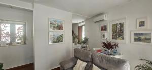Apartamentos Los Descalzos Ángel With Private Terrace Free Parking的休息区