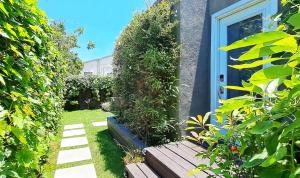 Gallery image of Romantic Tropical Retreat with a Private Hot Tub! in Long Beach