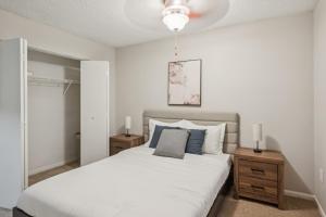 Ένα ή περισσότερα κρεβάτια σε δωμάτιο στο Kenridge Apartments 2430 I 2 Bed 2 Bath +13 φωτογραφίες