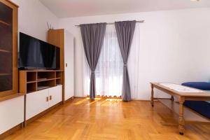 TV a/nebo společenská místnost v ubytování Apartment in Silo - Insel Krk 13498
