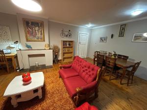 Χώρος καθιστικού στο Platinum Oasis Retreat