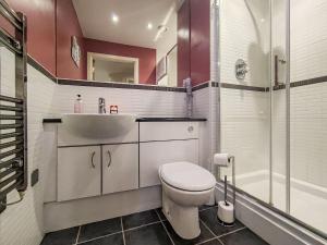 Et badeværelse på Marram At The Viking + 6 billeder