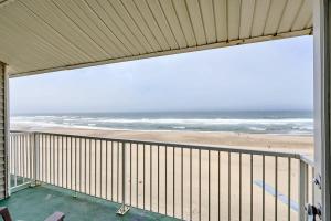 Balkón nebo terasa v ubytování Top Floor Corner King Suite - Stunning Ocean and River Views