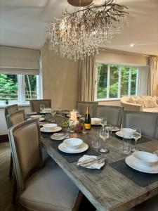 Гостиная зона в North Cottage - A Stylish Family Retreat Once Owned by Beatrix Potter