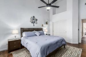 Postel nebo postele na pokoji v ubytování Ahwatukee Mountain Luxury + 12 fotografií