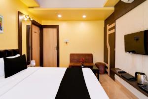 Televisyen dan/atau pusat hiburan di Hotel O Bypass View