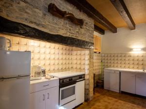 Imagen de la galería de Maison de campagne avec cheminée, terrasse et jardin près de Sarlat - FR-1-616-31, en Archignac 8 fotos más