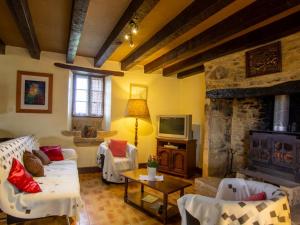 Χώρος καθιστικού στο Maison de campagne avec cheminée, terrasse et jardin près de Sarlat - FR-1-616-31