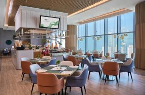 MaxX by Steigenberger Harbour-view Qingdao餐厅或其他用餐的地方