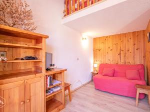 TV a/nebo společenská místnost v ubytování Studio avec balcon et Wifi à Aussois - FR-1-840-18