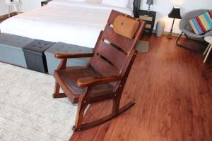 Letto o letti in una camera di mountain cabin with private waterfall and river
