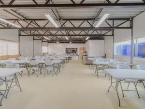 Restaurace v ubytování 住吉ビレッジ種子島 + 19 fotografií