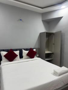 Ένα ή περισσότερα κρεβάτια σε δωμάτιο στο Smart Hotels +5 φωτογραφίες