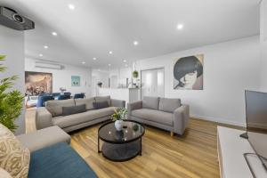 Χώρος καθιστικού στο Prime 3BR Apt with Parking & ICC & DarlingHarbour-10 mins walk
