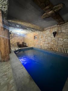 Bassein majutusasutuses Narek+ või selle lähedal