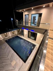 Φωτογραφία από το άλμπουμ του BluSplash Private Pool Villa σε Lakāwās