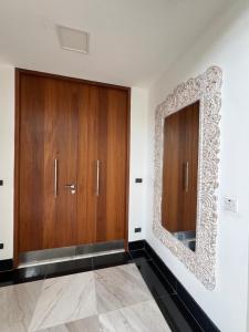 Bilde i galleriet til Baan Dhewaran Beachfront Villa i Na Jomtien