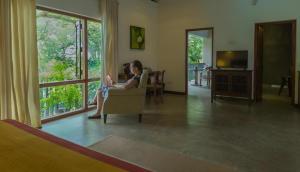 Μια τηλεόραση ή/και κέντρο ψυχαγωγίας στο Roman Lake Ayurveda Boutique Resort