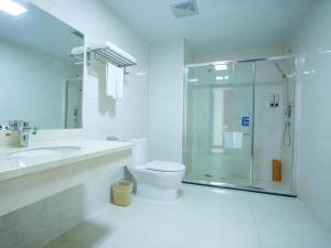 Koupelna v ubytování GreenTree Alliance Hotel Yongzhou Lingling Zhong Road + 46 fotografií