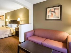 Ένα ή περισσότερα κρεβάτια σε δωμάτιο στο Quality Inn & Suites near Panama City Beach