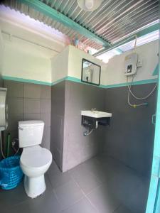 Ένα μπάνιο στο Bamboo Hostel