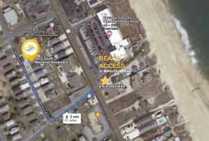 une carte d'une plage avec des bâtiments et des condos dans l'établissement 5201 - Mint Julep, à Croatan Shores