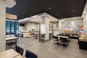 Jídlo v hotelu nebo okolí